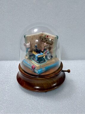 VintageMusic Box, Enesco Sewing Room Mouse Glass Dome